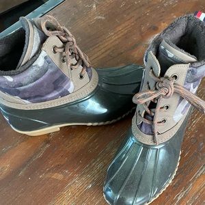 Heels size: 7 duck boots size:7